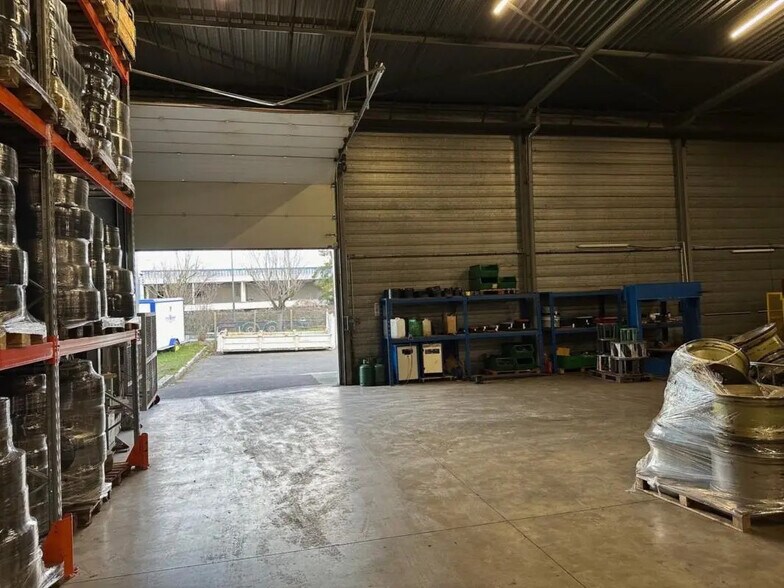 Flex in Louvres for lease - Interior Photo - Image 2 of 5