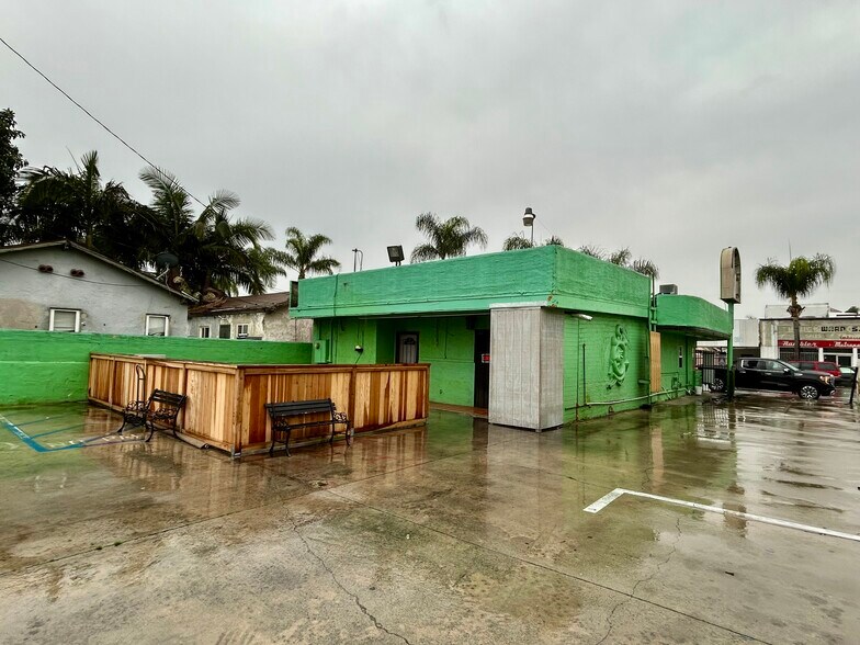 1307 S Main St, Santa Ana, CA à vendre - Photo du bâtiment - Image 2 de 5