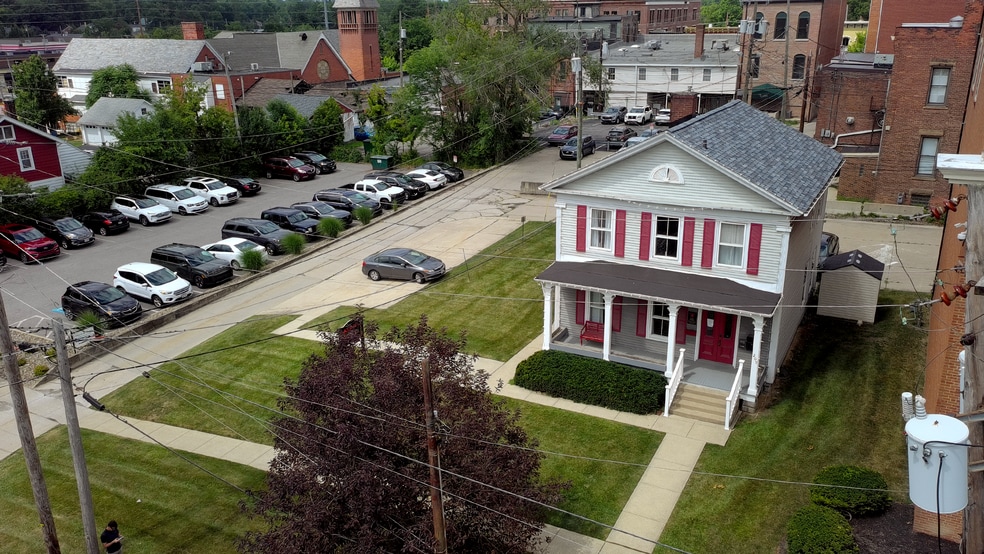 209 S Broadway St, Medina, OH à vendre - Photo du bâtiment - Image 2 de 8