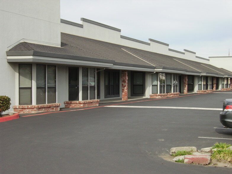 40 Clark St, Salinas, CA à louer - Photo du bâtiment - Image 2 de 2