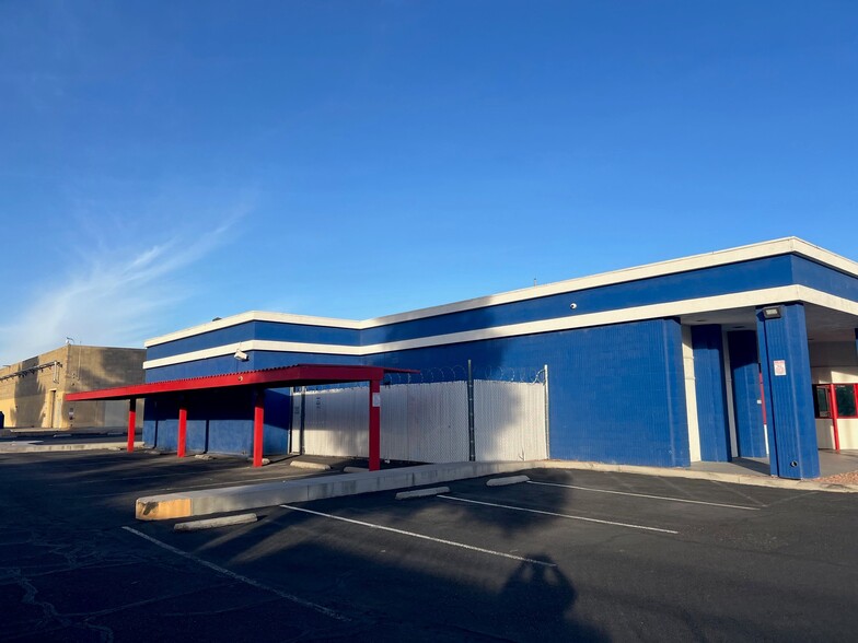 1176 Vegas Valley Dr, Las Vegas, NV for sale - Building Photo - Image 3 of 9