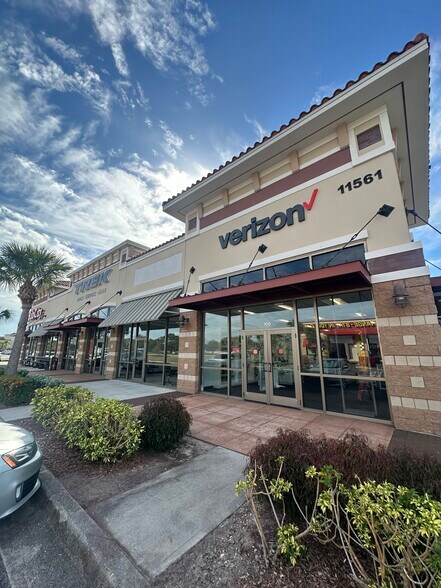 San Carlos Blvd, Fort Myers, FL à louer - Photo du bâtiment - Image 2 de 3