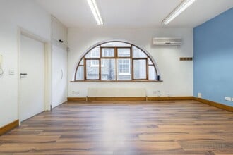 23-23A Great Queen St, Londres à louer Photo intérieure- Image 2 de 8