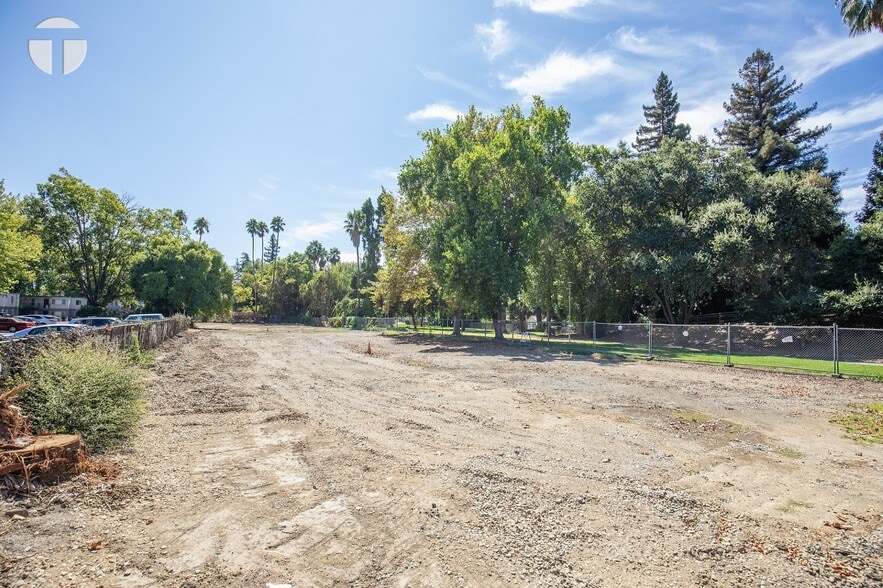 6207 Riverside Blvd, Sacramento, CA for sale - Building Photo - Image 3 of 5