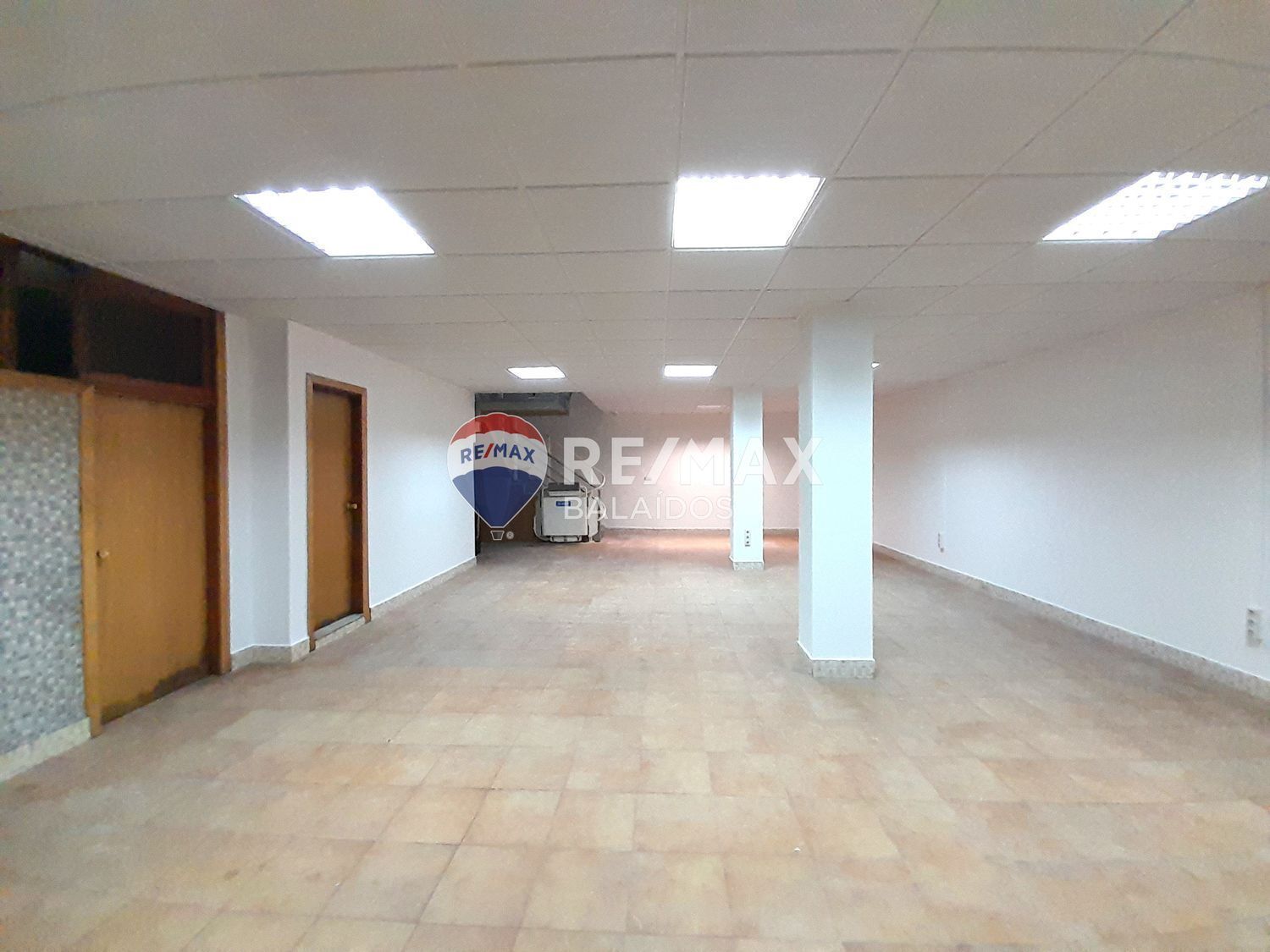 Retail in Vigo, Pontevedra for lease Interior Photo- Image 1 of 37