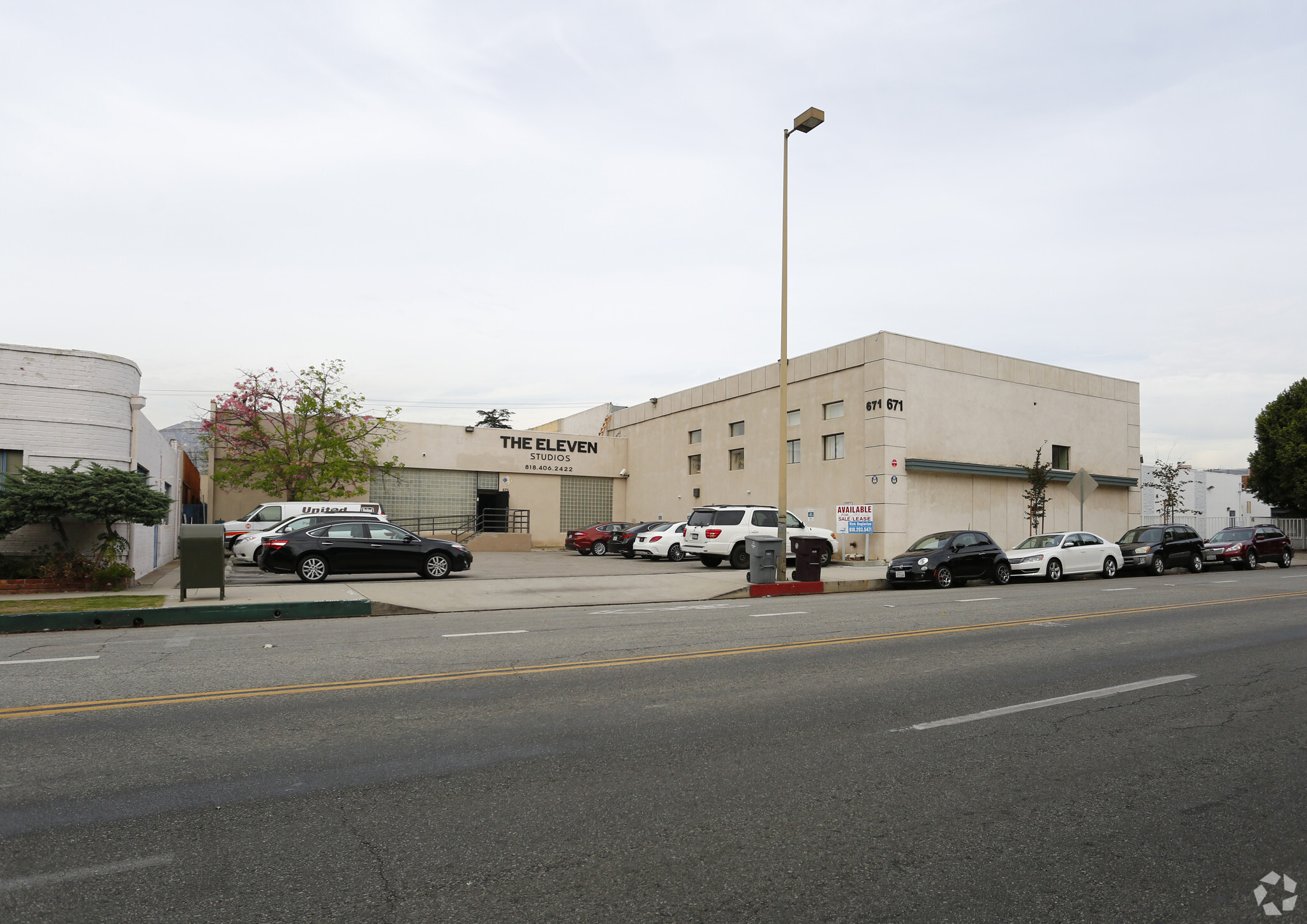 671 W Broadway, Glendale, CA for lease Primary Photo- Image 1 of 8