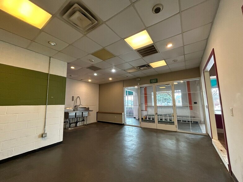 390 American Legion Blvd, Mountain Home, ID à louer - Photo du bâtiment - Image 2 de 7