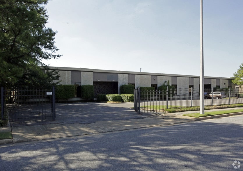 3101-3111 Directors Row, Memphis, TN for lease - Building Photo - Image 2 of 2