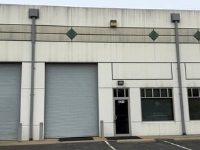 11482-11518 Robertson Dr, Manassas, VA for lease Building Photo- Image 1 of 8