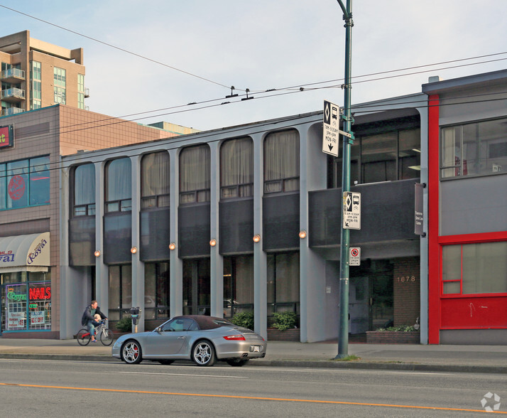 1678 W Broadway, Vancouver, BC à louer - Photo du bâtiment - Image 1 de 2