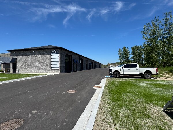 Plus de détails pour 2100 Fasan Dr, Tecumseh, ON - Local d'activités à louer
