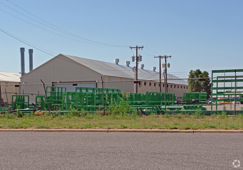 707 E Slaton Hwy, Lubbock, TX à vendre - Photo du bâtiment - Image 2 de 2