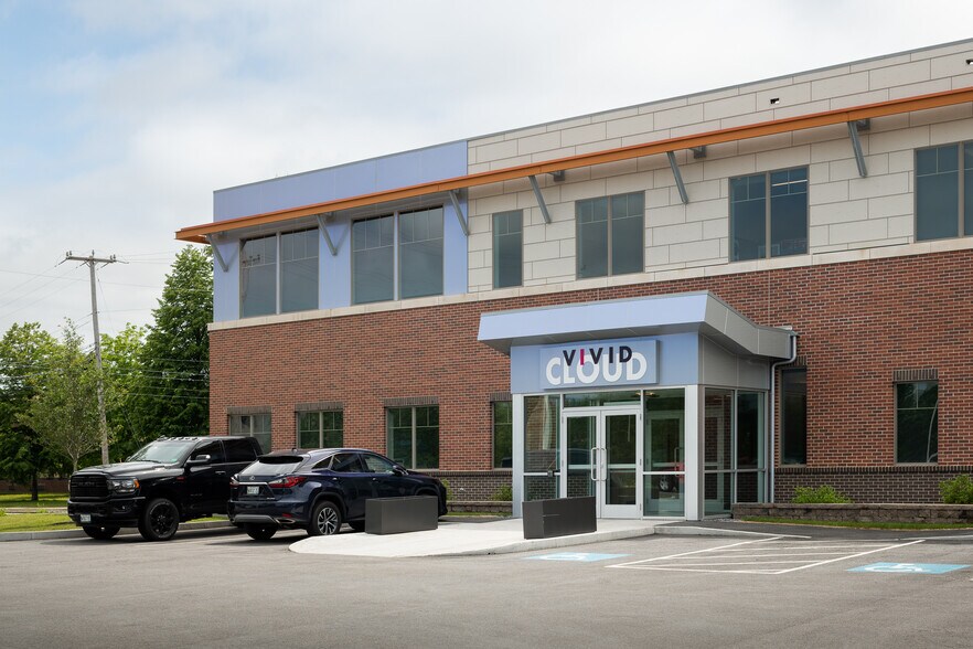 150 Admiral Fitch Ave, Brunswick, ME à louer - Photo du bâtiment - Image 2 de 17