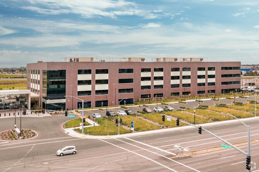 4191 E Commerce Way, Sacramento, CA à louer - Photo du bâtiment - Image 3 de 9