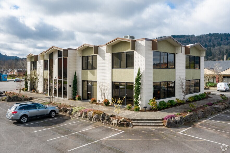 1275 NW 12th Ave, Issaquah, WA à louer - Photo du bâtiment - Image 2 de 3