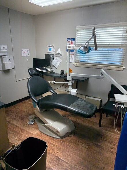 1702 Pat Booker Rd, Universal City, TX for lease - Building Photo - Image 2 of 8