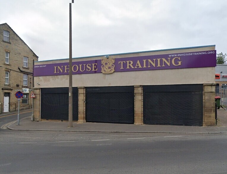 46 Wellington Rd, Dewsbury à louer - Photo principale - Image 1 de 1