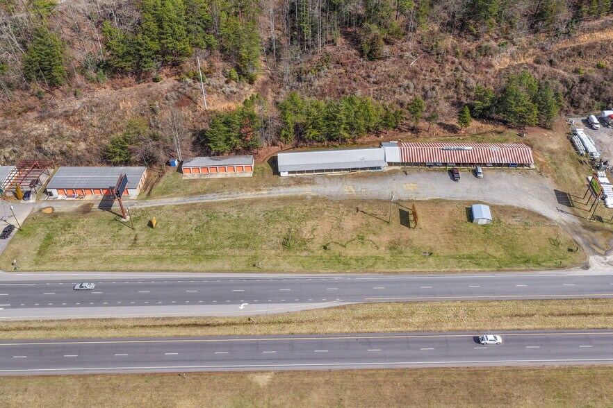 5264 US Highway 74 W, Whittier, NC à vendre - Photo du bâtiment - Image 3 de 28