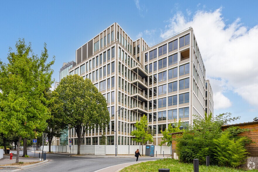 11 Rue Des Bretons, Saint-Denis à louer - Photo du bâtiment - Image 2 de 2