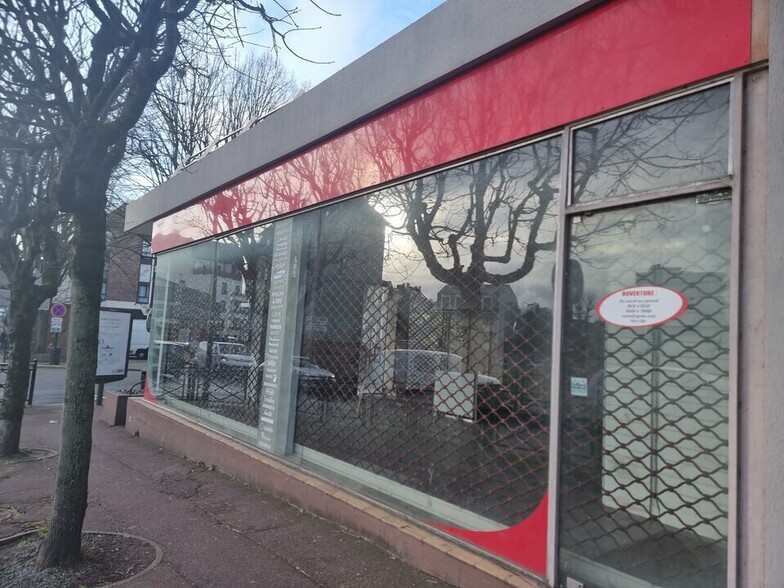 Retail in Gagny for lease - Building Photo - Image 3 of 7