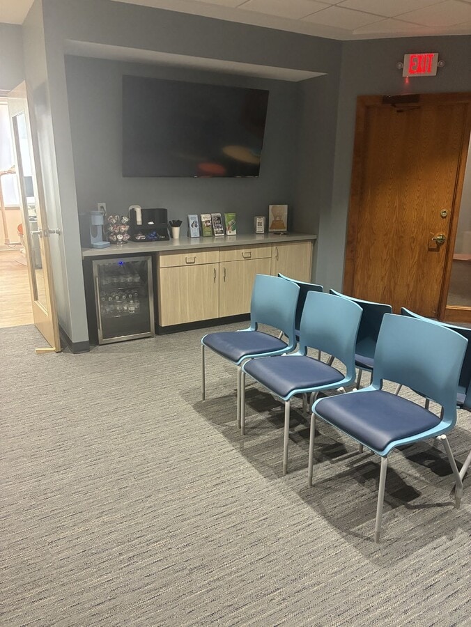 975 N Mur-Len Rd, Olathe, KS 66062 - Unit 2 -  - Interior Photo - Image 1 of 6