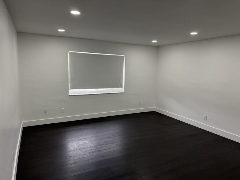 4850 SW 26th Ave, Fort Lauderdale, FL à vendre - Photo du bâtiment - Image 3 de 21