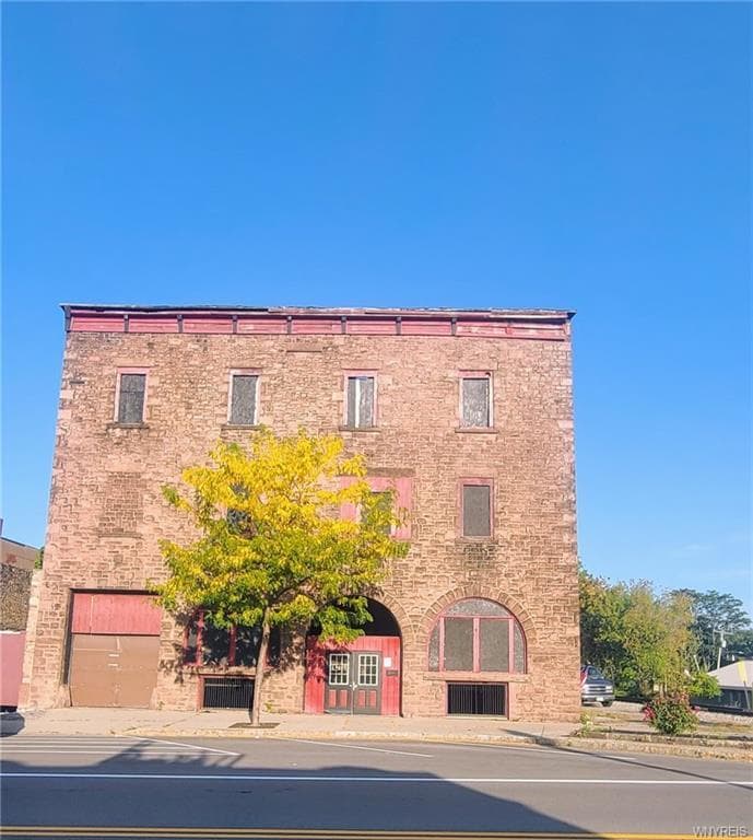 613 Main St, Medina, NY for sale Primary Photo- Image 1 of 6