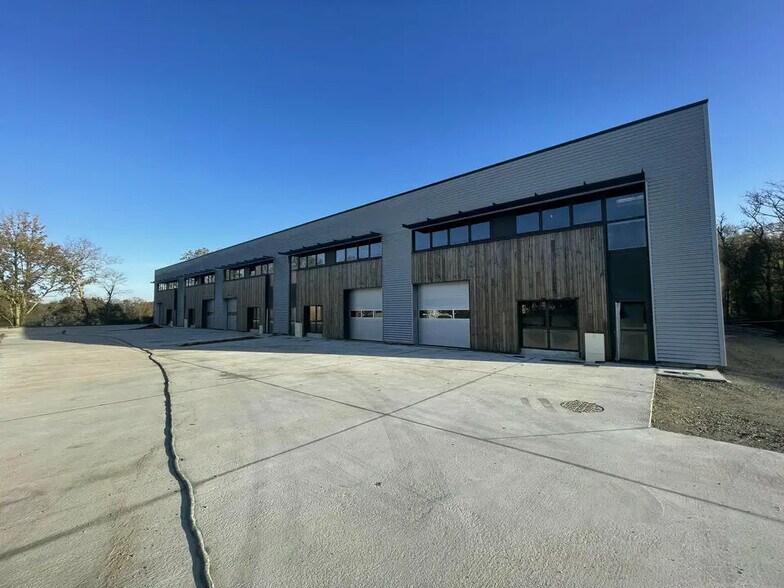 Industriel dans Treillières à louer - Photo du bâtiment - Image 2 de 3