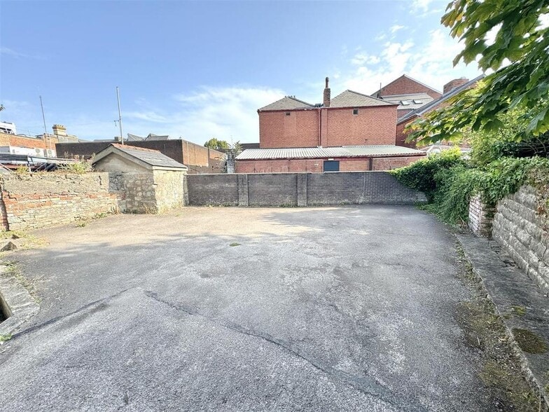 3A Hickman Rd, Penarth for lease - Building Photo - Image 3 of 32