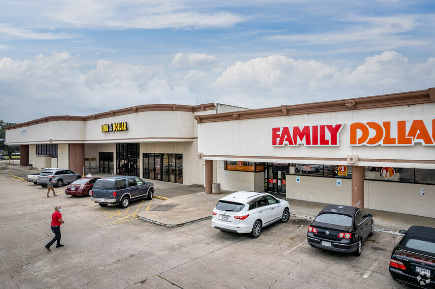 2120-2192 Texas Pky, Missouri City, TX for lease - Building Photo - Image 2 of 9