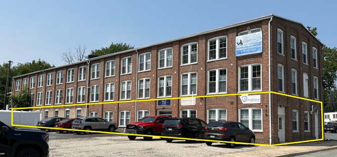 710 Wheatland St, Phoenixville, PA à louer - Photo du bâtiment - Image 1 de 26