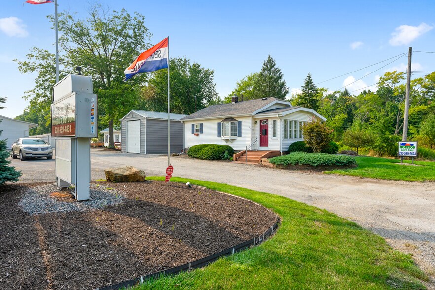 6436 Belmont Ave, Girard, OH à louer - Photo du bâtiment - Image 1 de 11