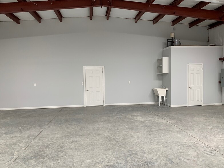 1645 Dividend Loop, Myrtle Beach, SC for lease - Interior Photo - Image 2 of 5