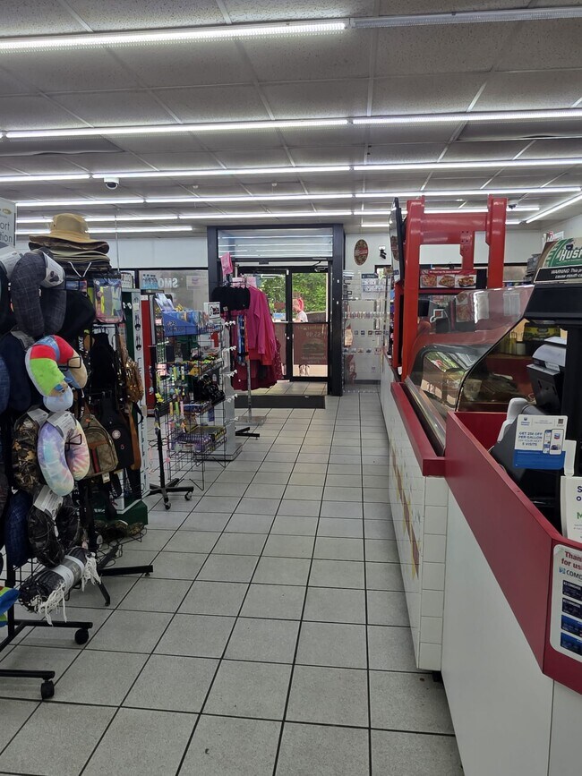 More details for 5476 Military St S, Hamilton, AL - Retail for Sale