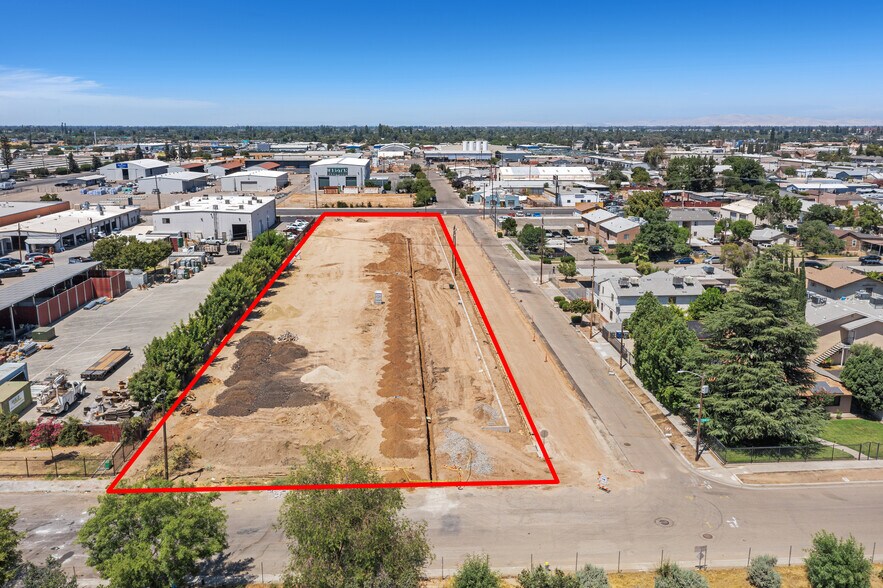 4630 E Olive Ave, Fresno, CA à louer - Photo du bâtiment - Image 2 de 9