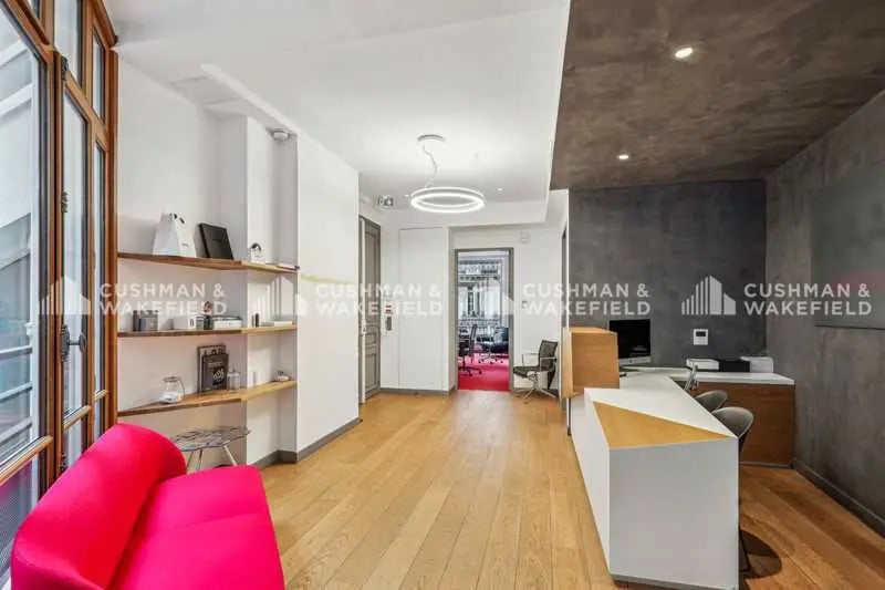 64 Rue La Boétie, Paris for lease - Interior Photo - Image 2 of 12