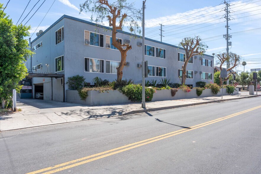 13061 Vanowen St, North Hollywood, CA à vendre - Photo du bâtiment - Image 3 de 19