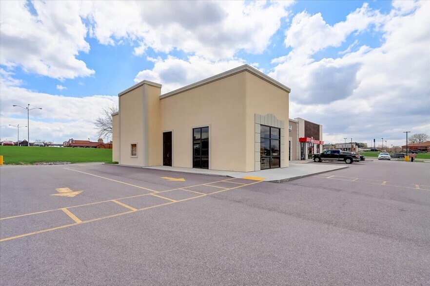 2921 New Pinery Rd, Portage, WI for lease - Building Photo - Image 3 of 7