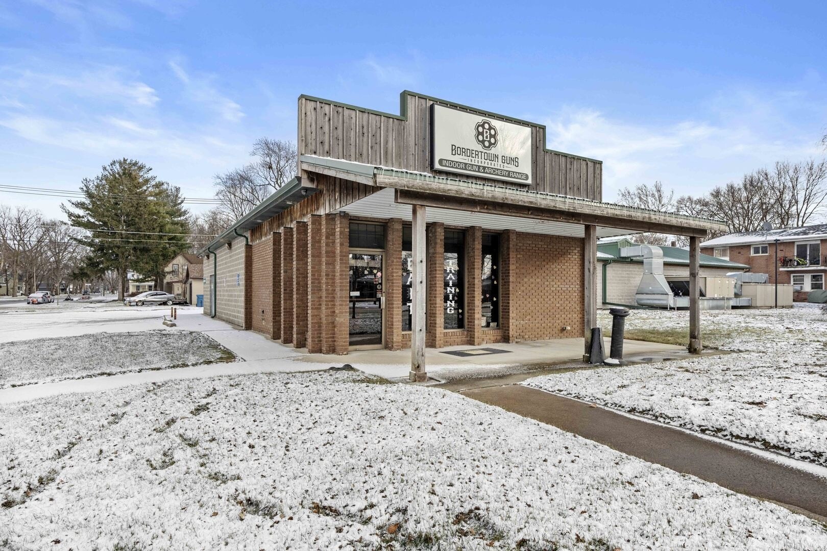 110 Gladiolus St, Momence, IL for sale Primary Photo- Image 1 of 9