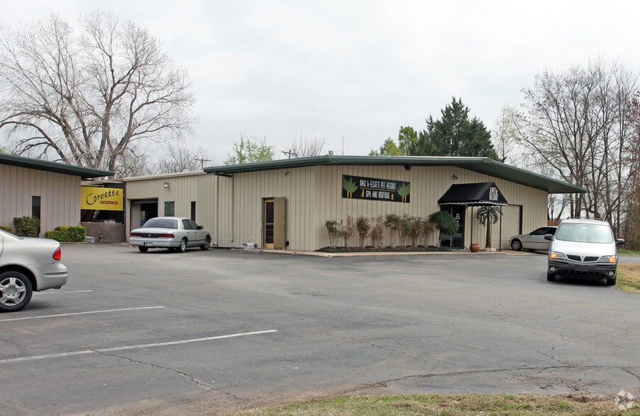 1200 S Kelly Ave, Edmond, OK for sale - Building Photo - Image 2 of 22