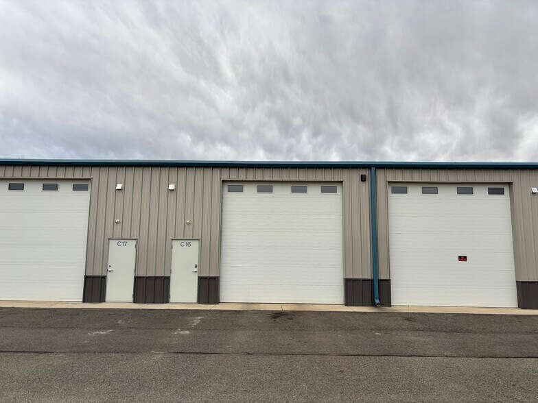 2147 Blue Creek Rd, Billings, MT à vendre - Photo du bâtiment - Image 3 de 8