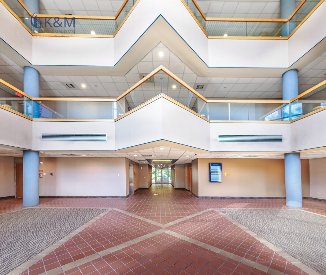 21495 Ridgetop Cir, Sterling, VA 20166 - Unit 200 - - Interior Photo - Image 2 of 13