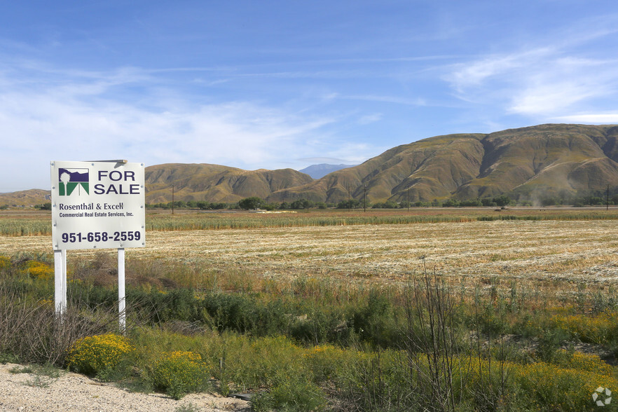 Ramona Expressway, San Jacinto, CA à vendre - Photo principale - Image 1 de 3