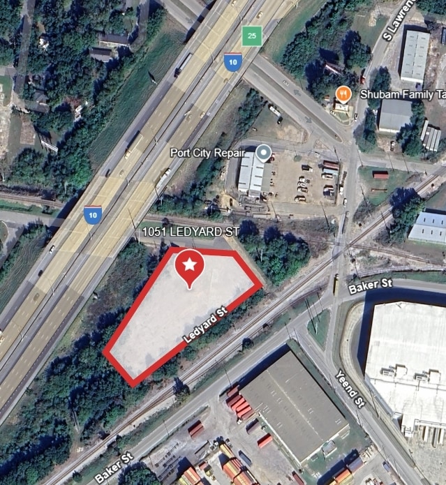 1051 Ledyard St, Mobile, AL for lease Primary Photo- Image 1 of 3