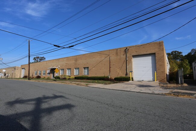 Plus de détails pour 311 Cox St, Roselle, NJ - Industriel à louer