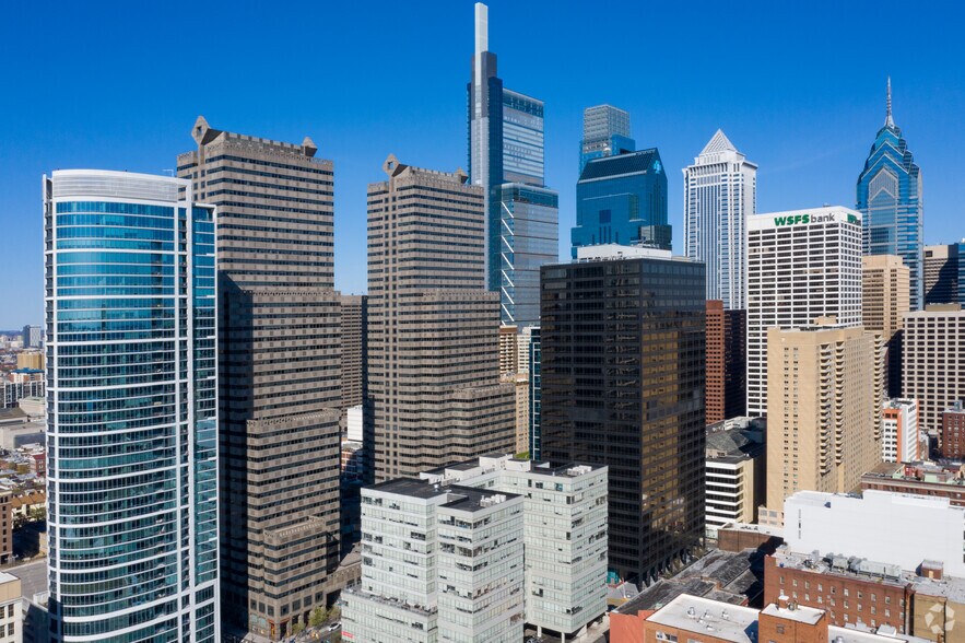 2000 Market St, Philadelphia, PA à louer - Photo du bâtiment - Image 2 de 2