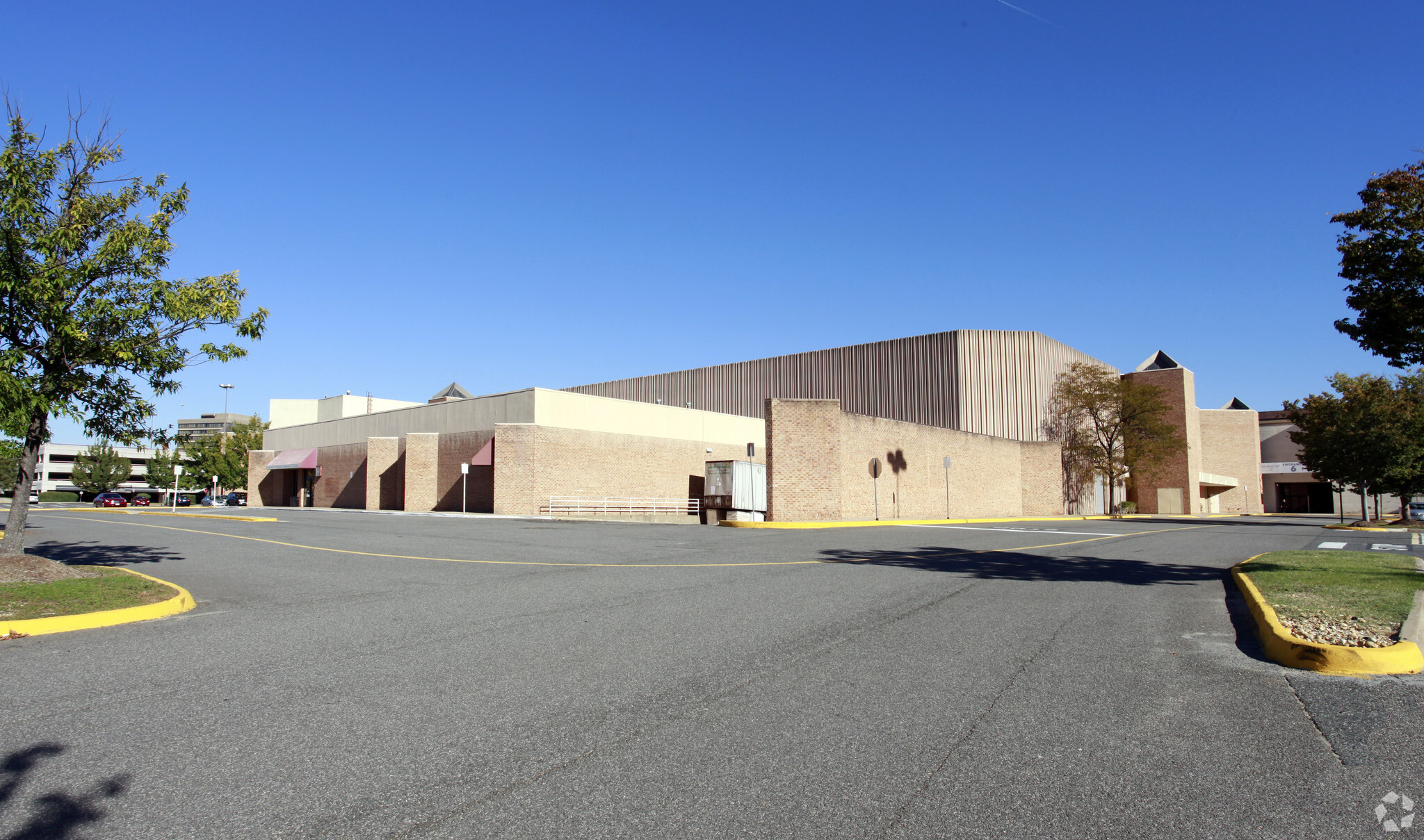 6699 Springfield Mall, Springfield, VA for lease Building Photo- Image 1 of 5