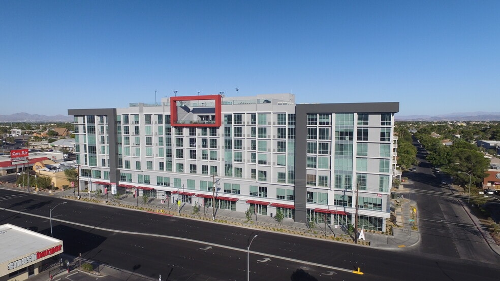 4700 S Maryland Pky, Las Vegas, NV for lease - Building Photo - Image 1 of 16