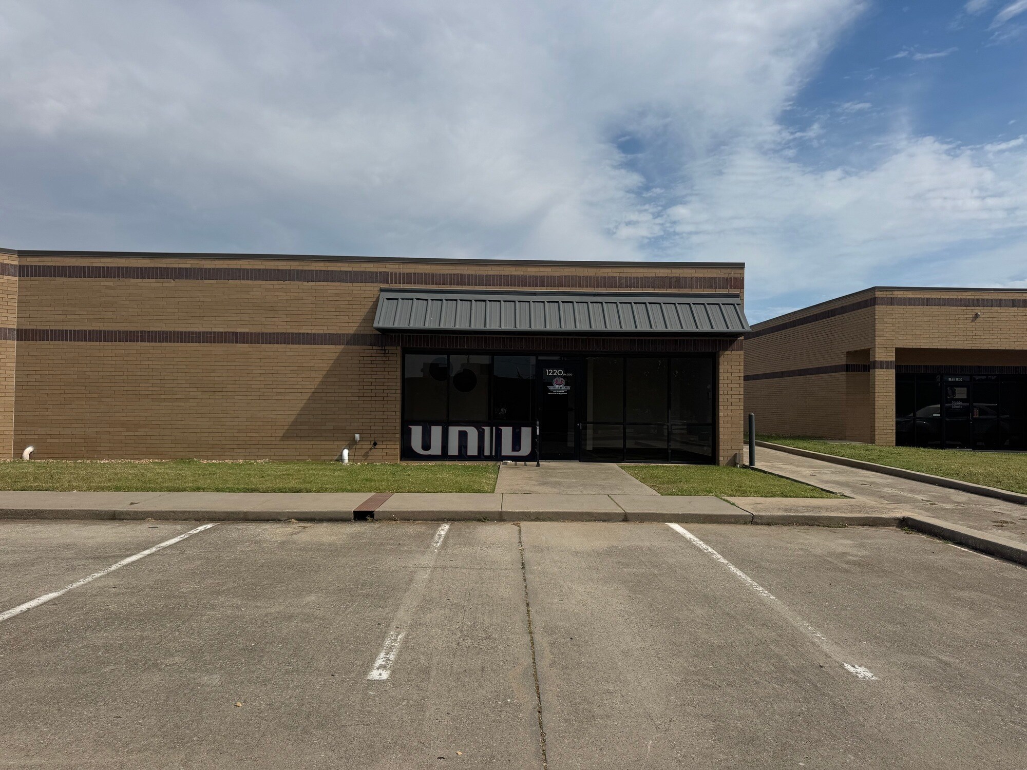 1220 E Robinson St, Norman, OK for lease Primary Photo- Image 1 of 20