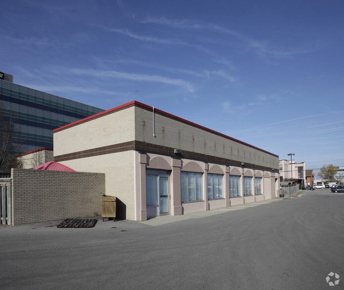 580 Argus Rd, Oakville, ON for sale - Building Photo - Image 3 of 3